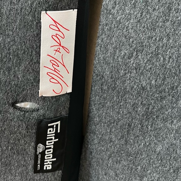 SOLD- Classic Vintage Union Made Gray Wool Ling Coat - Fall Autumn Winter - Picture 6 of 7